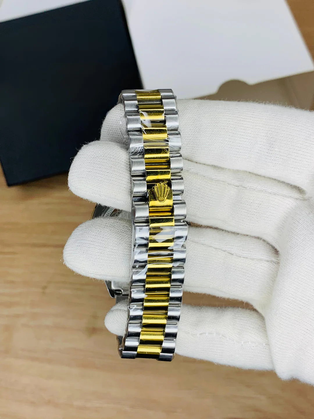 Rolex Stone Dial Edition – White Luxury Watch with Date Display